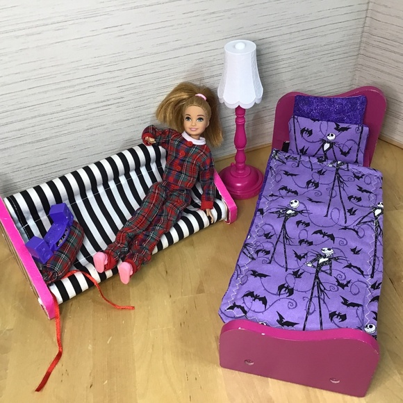 Barbie Doll and Bed - Picture 1 of 9